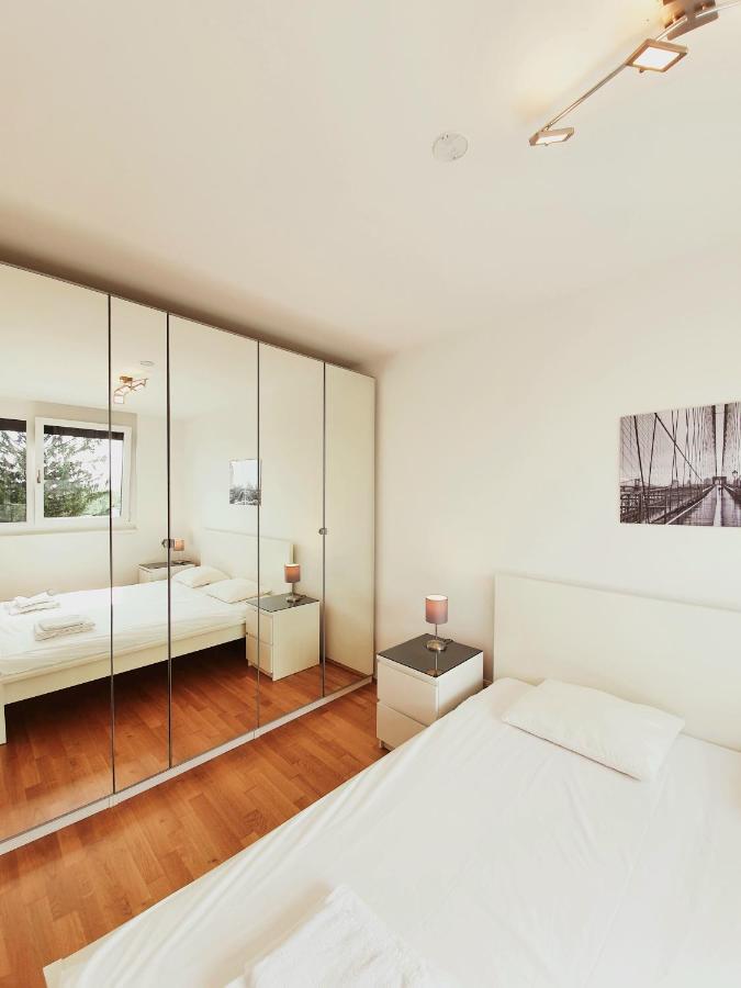 Near Lake Two Bedroom Fully Furnished Apartment Viena Exterior foto